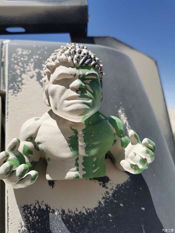 绿巨人变成了黄巨人,依旧还是如此的霸气.