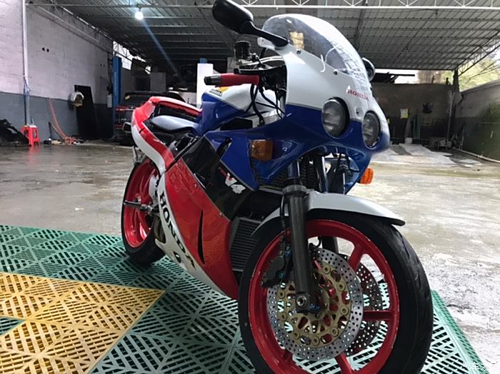 本田vfr400可謂九十年代神車