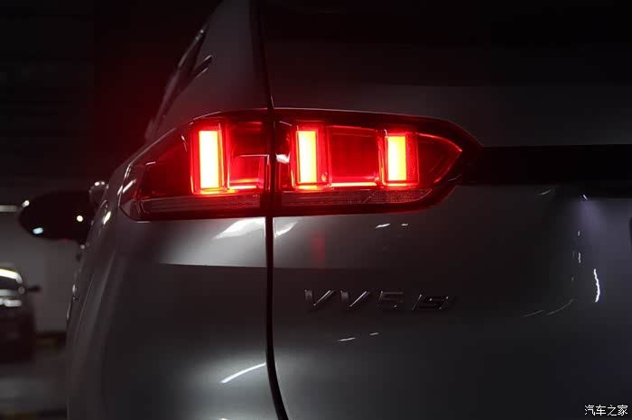 vv5的尾灯确实漂亮啊