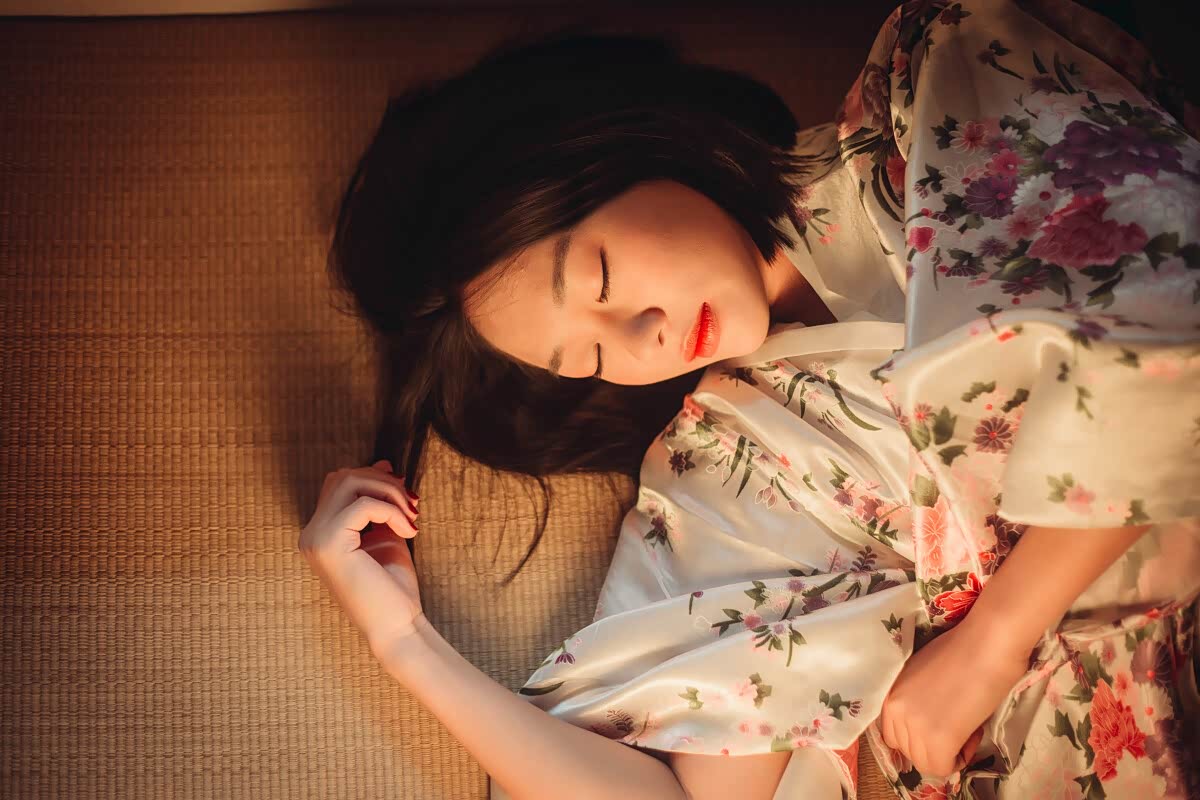 和服美女韵味十足,衬托出女性温婉的气质,水灵秀气 美丽动人