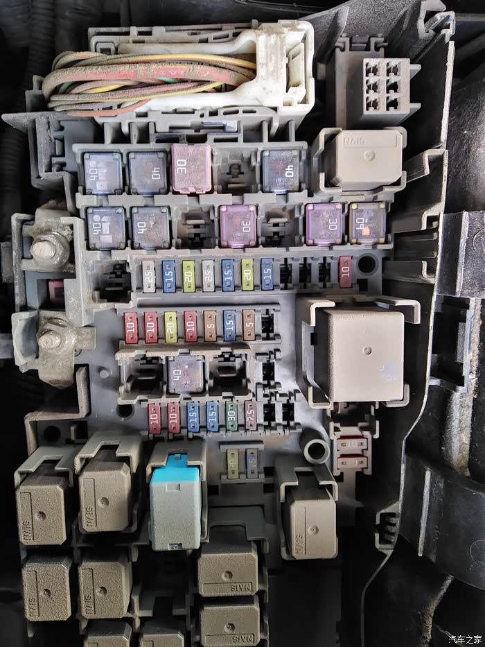 马六睿翼节气门保险丝是哪个