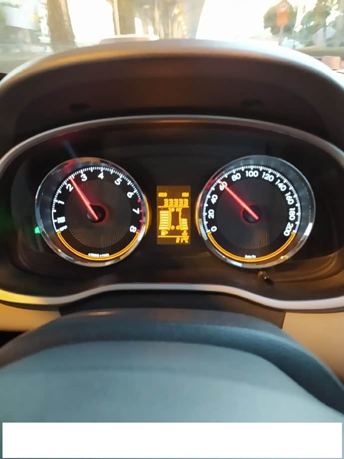 8万公里—4万公里的里程表照片,深表感谢.