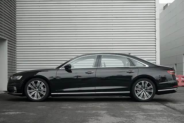 a8l的侧面造型修长圆润,整体的轮廓也一直保持历代a8l风格_奥迪a8论坛