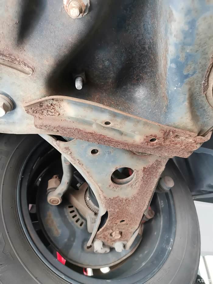 【图】底盘锈蚀很严重呀_哈弗h1论坛_汽车之家论坛