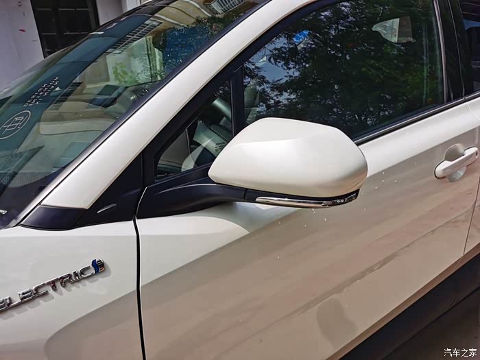 留有三角窗的a柱,驾驶起来视野相当的好.