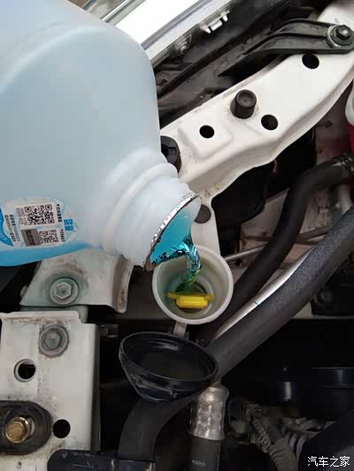 开盖即饮---卡罗拉冬季补充玻璃水