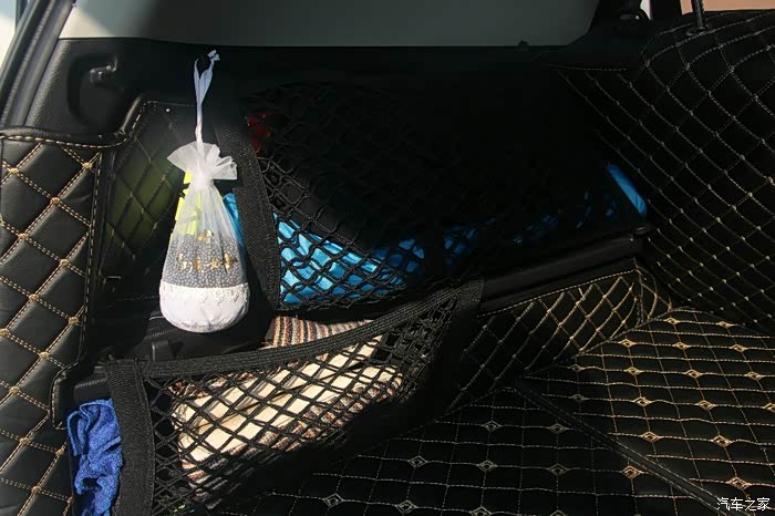 哈弗m6加装后备箱魔盒,秒变床车