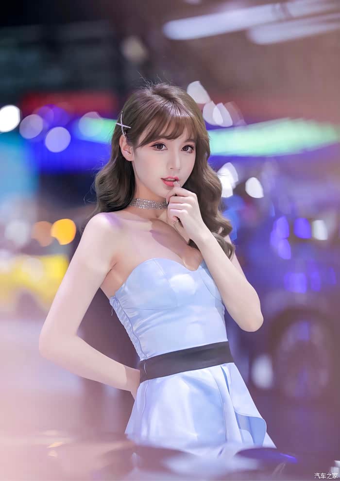 2020广州车展上的车模小姐姐