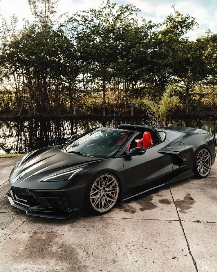 黑色五菱神车c8