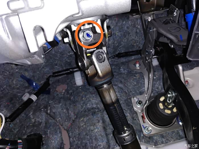 关于方向机转向管柱异响的解决