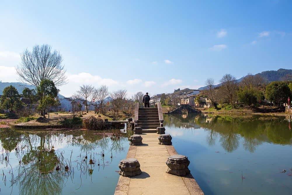 在呈坎的村头有一个平安坎