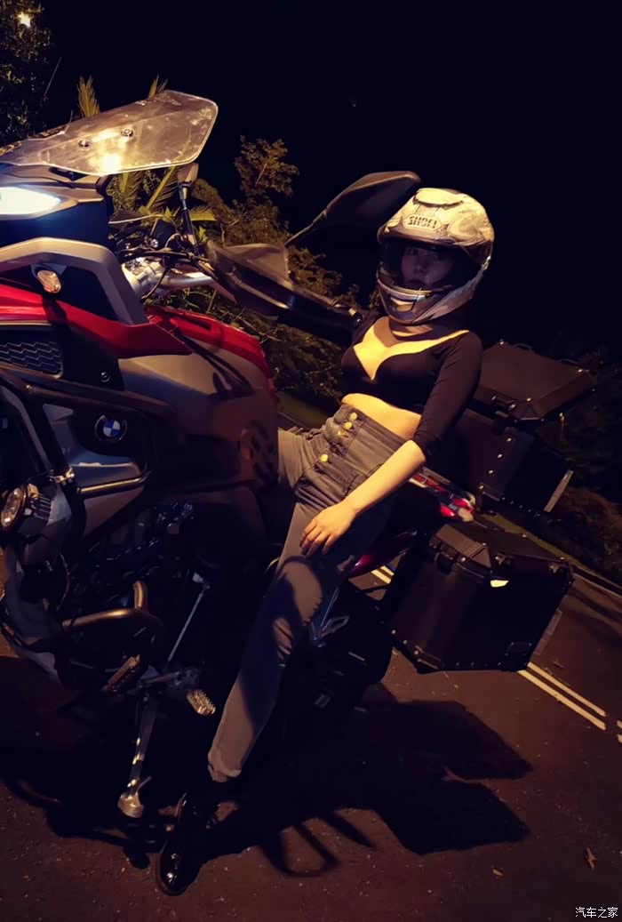 朋友圈今天看到的凯越机车和女神们