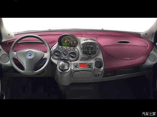 丹麦奥胡斯,竟然还有咱m300的同胞兄弟——菲亚特梦迪博朗