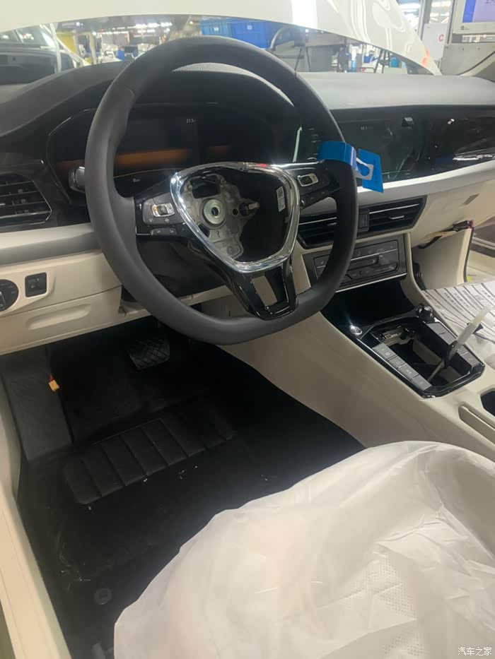 2020款朗逸plus增配准备上线生产.