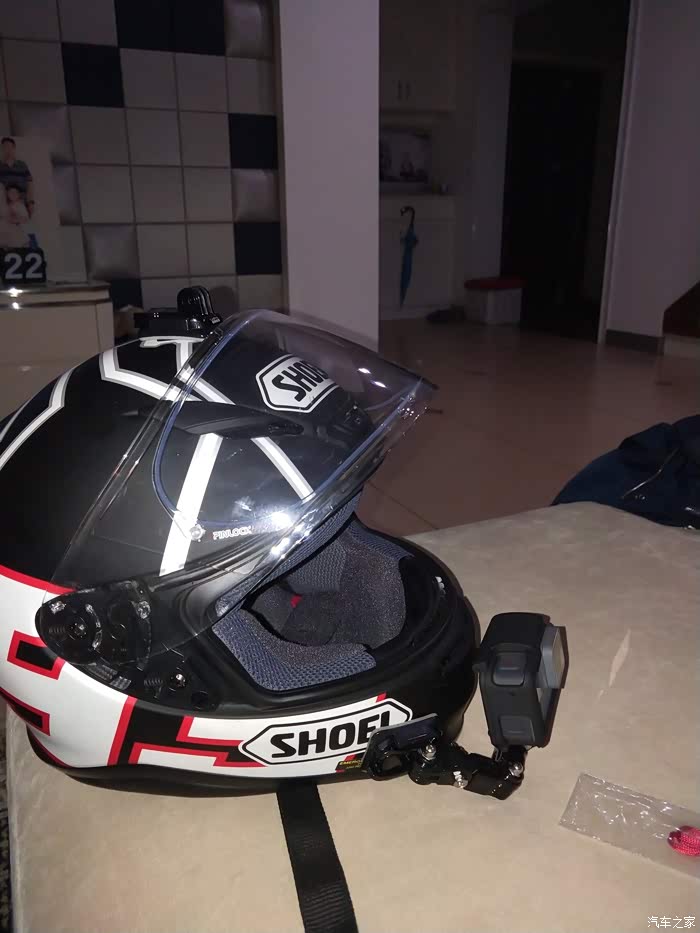 Shoei头盔如何在下巴装gopro运动相机?