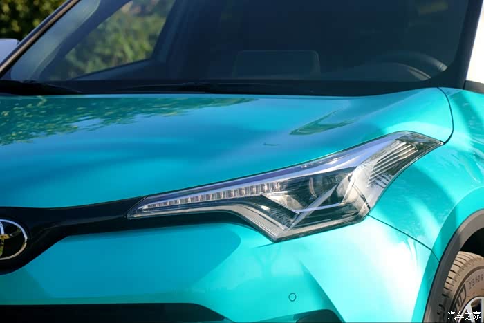 新疆首台潮牌碧玉蓝chr提车