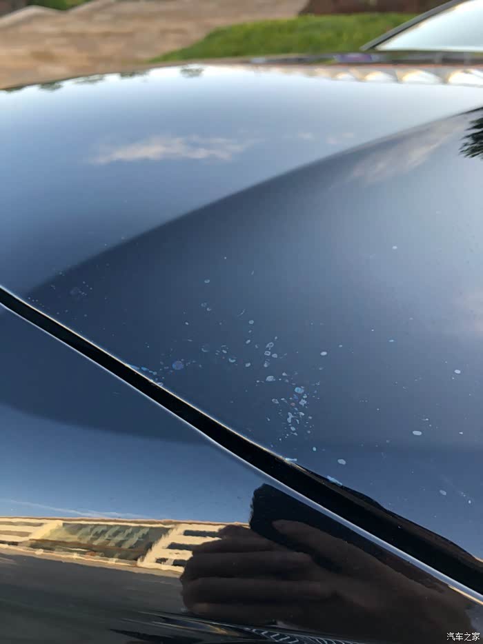 车上不知道怎么滴的油,擦不掉,怎么办?