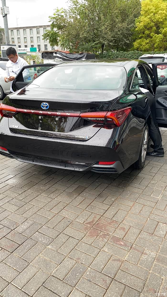 亚洲龙选银色还是黑色好