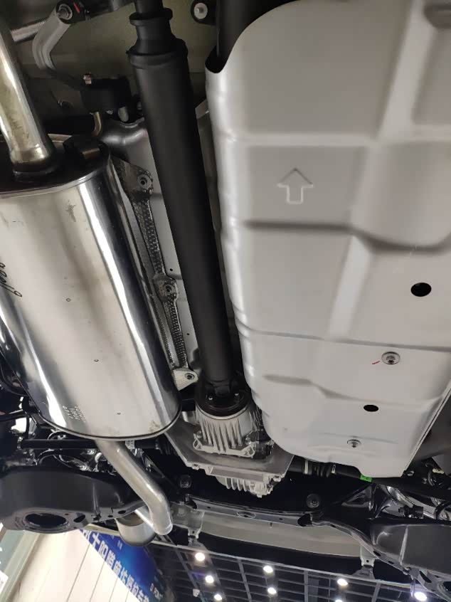 汉兰达底盘装甲作业