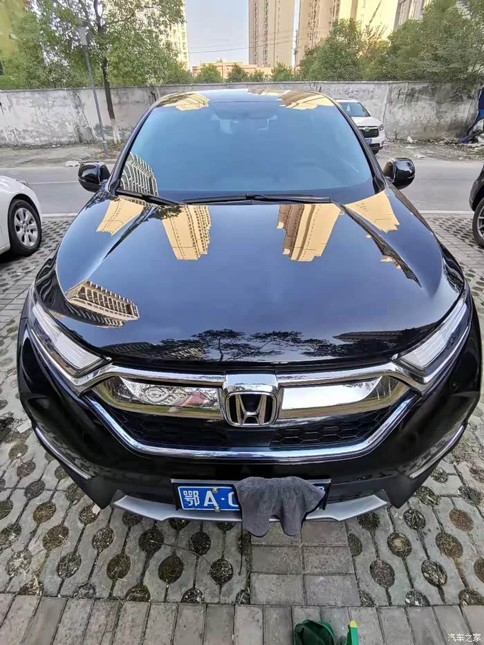 谁有黑色本田crv的高清手机壁纸啊