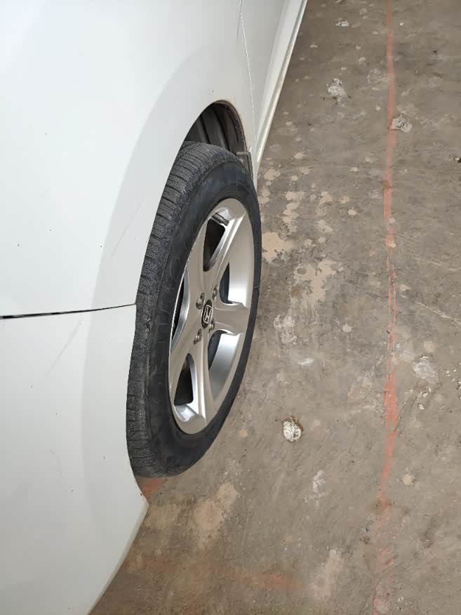 这是啥轮毂凹进去的感觉蛮好看的