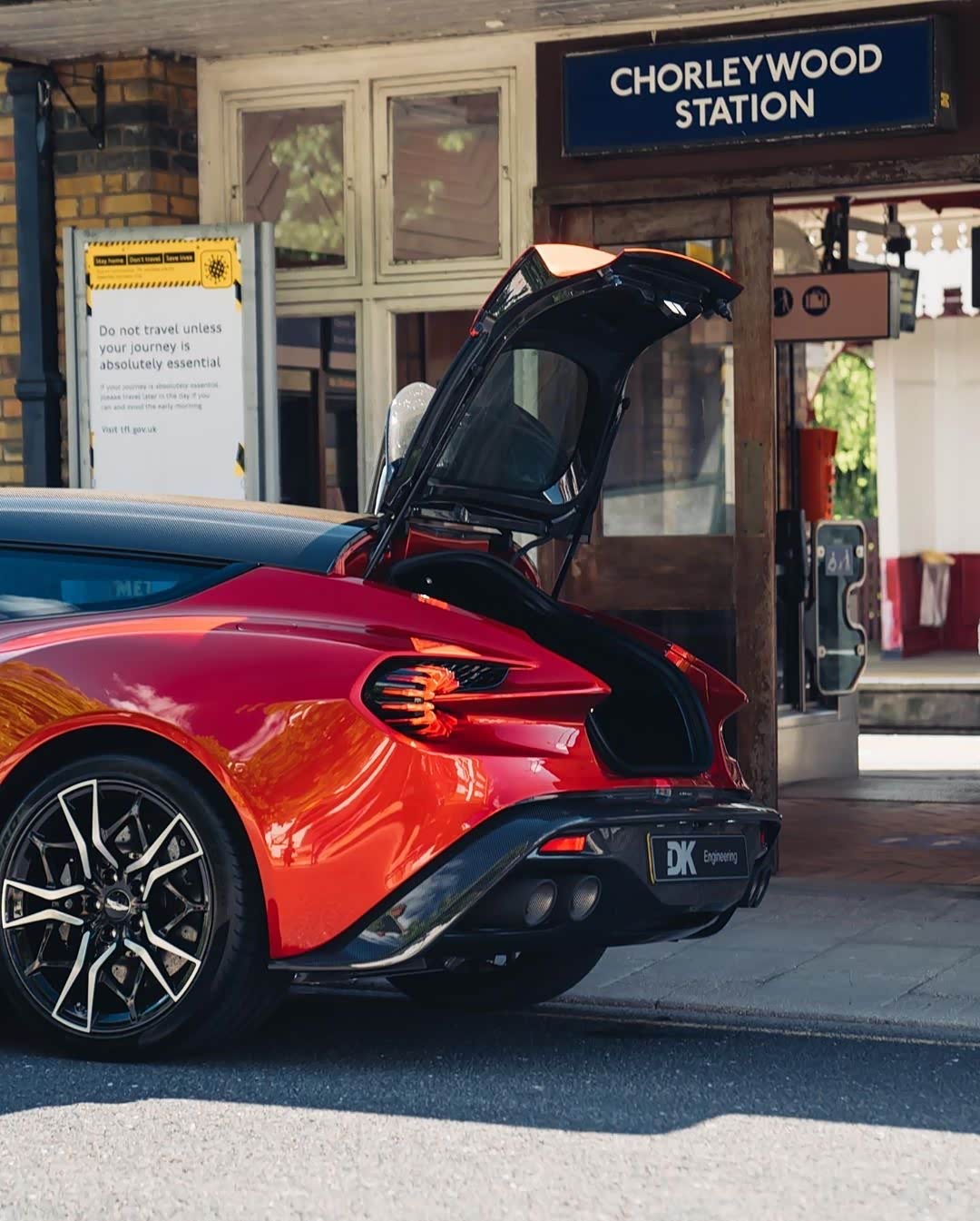 颜值爆表高性能猎装车阿斯顿马丁