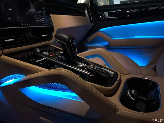 实拍新款保时捷卡宴专用21色氛围灯