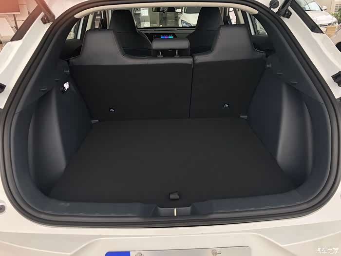 超大后备箱空间
