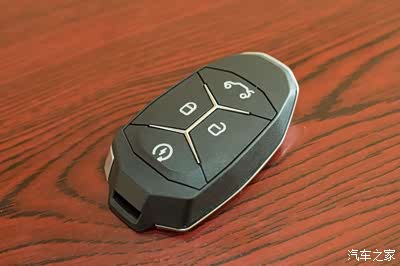 钥匙背面分别锁车解锁后备箱启动引擎