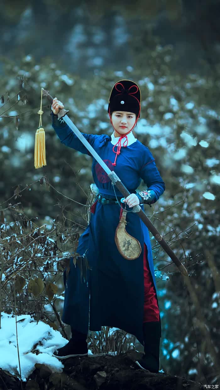 补发上个月师父给我拍的雪照大唐第一女捕快
