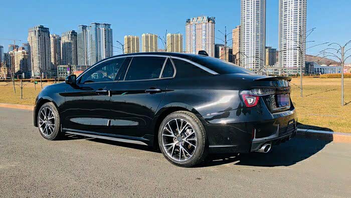 黑蛇穿插,质感驾驶选择03没错