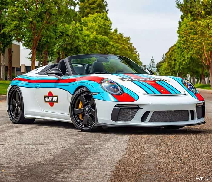 martini涂装porsche 911很有范啊