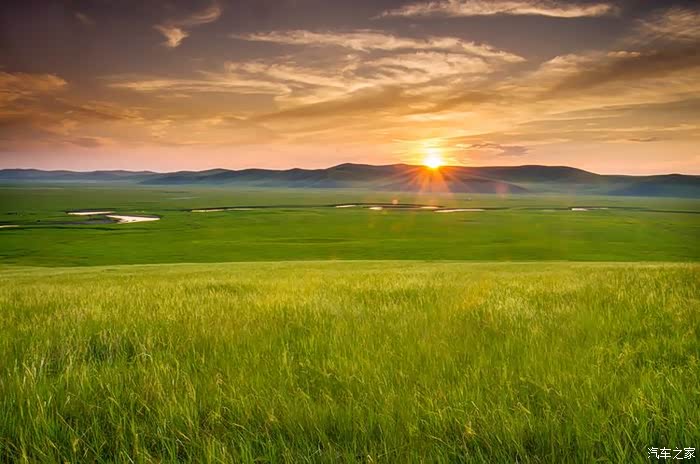 呼伦贝尔大草原碧绿的草原蔚蓝的天空