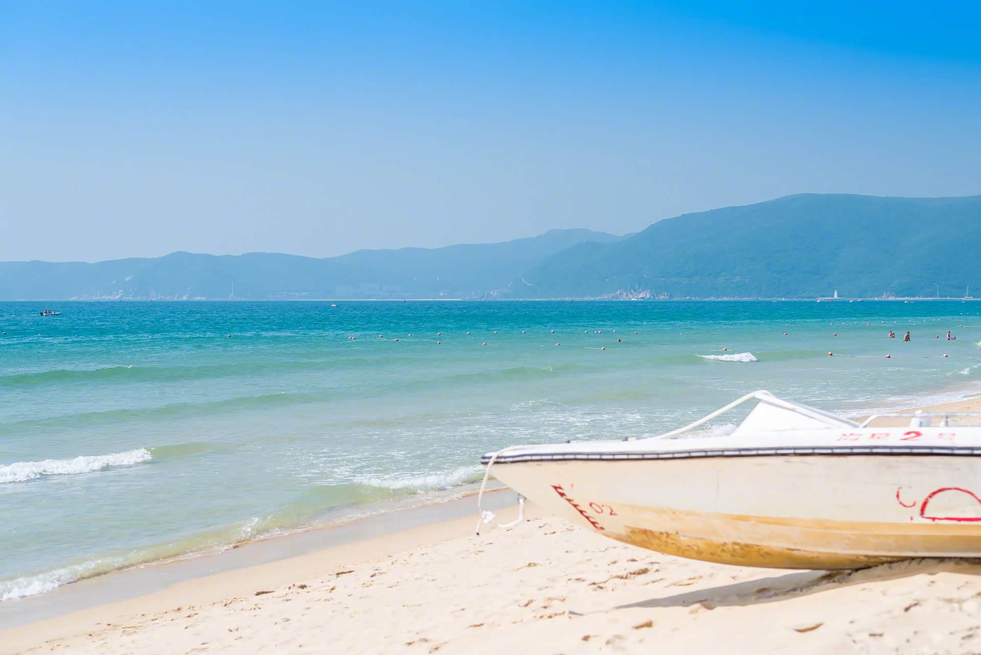 三亚,一个浪漫又具有热带海滨风景特色的国际旅游城市
