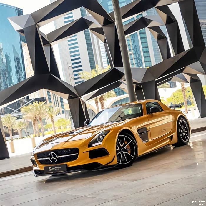 47 | 回复: 0 奔驰sl级论坛 mercedes benz sls amg炫酷剪刀门,爱了.