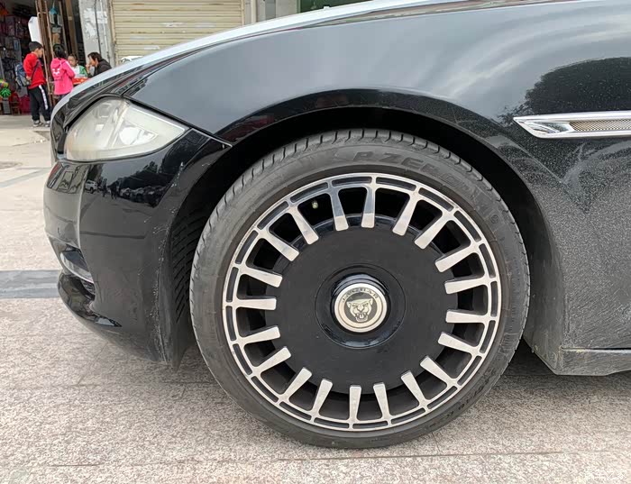 个人出售转让捷豹xjl2011款3.0全景商务高配黑色内饰