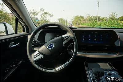 两幅式方向盘够够档次