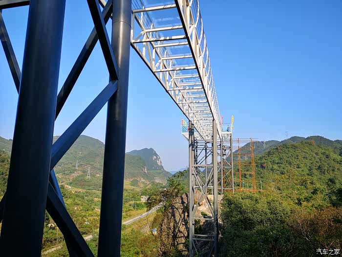 勇闯神峰关玻璃桥绝壁空中栈道观飞流直下三千尺