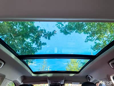 全景天窗,不仅仅是通风这                    ,一种舒适,坐在车内,没