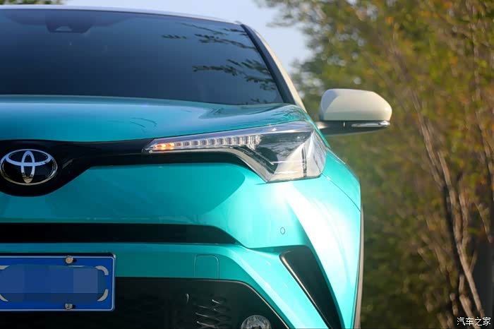 新疆首台潮牌碧玉蓝chr提车