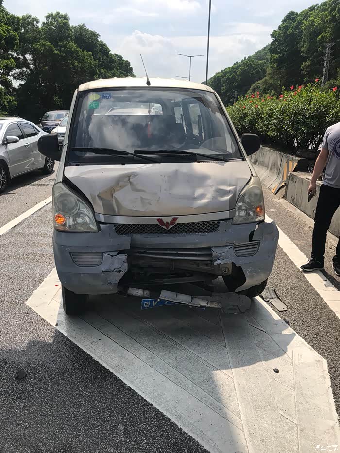 心痛,今天被追尾