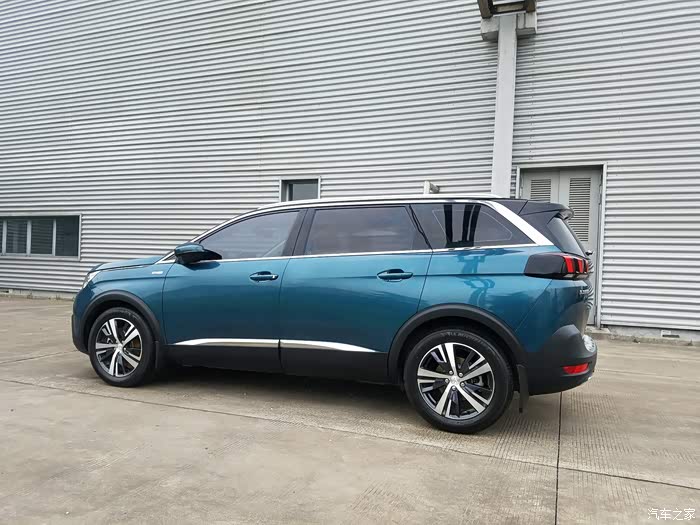 【图】贴黑顶完工,给各位车友看看效果图!_标致5008论坛_汽车之家论坛