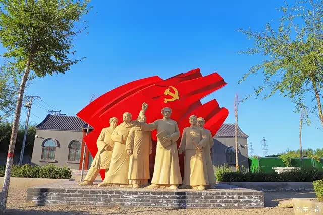 台城村党支部纪念馆内,展示的图片资料有着六百多幅