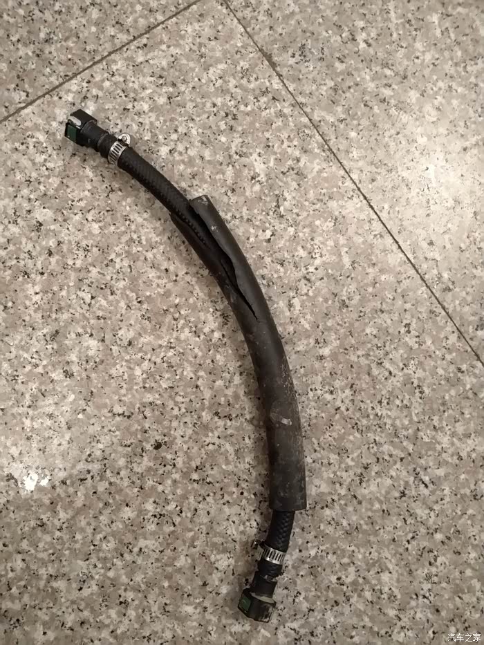 请教各位发动机进油管漏油