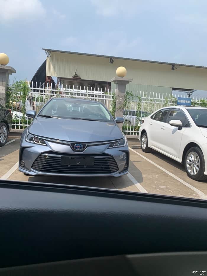 【图】阳光下的双擎天青石色_卡罗拉论坛_汽车之家论坛