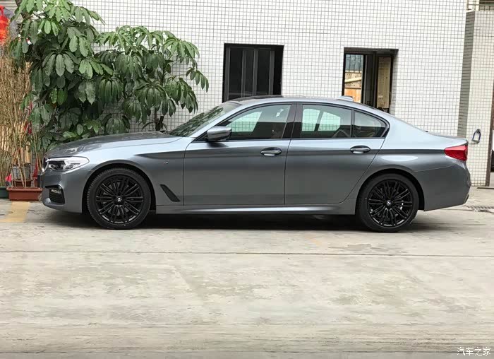 我选择了原装进口530i石青色