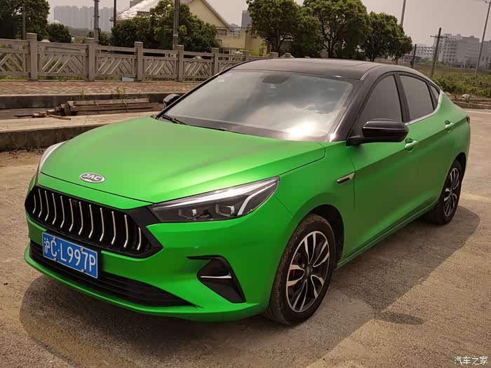 嘉悦a5车身悬浮车顶《电光绿》卡钳小改装