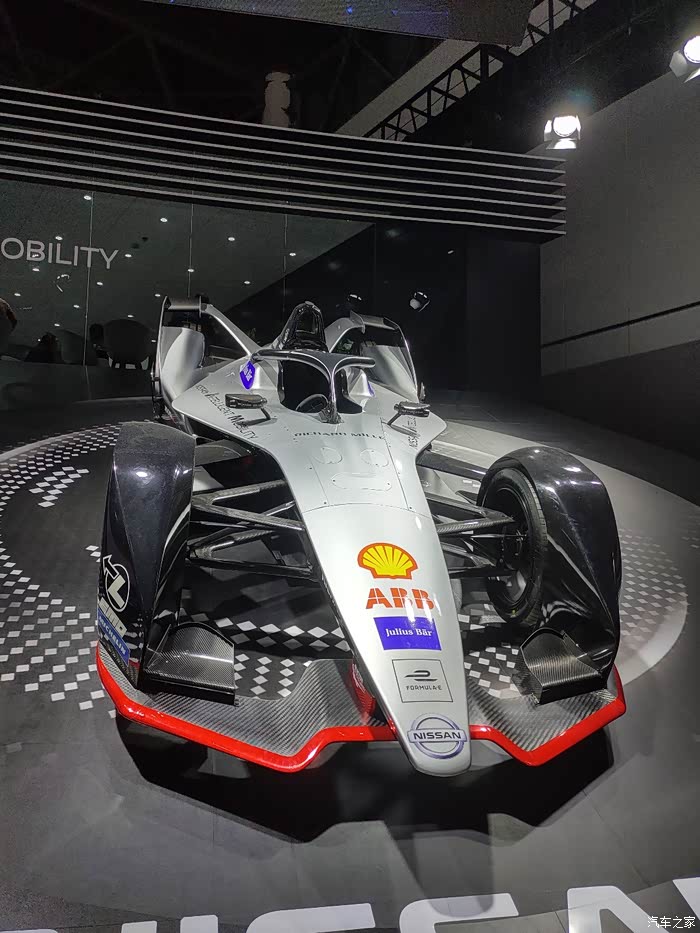 日产展示区f1赛车