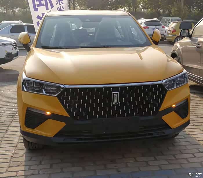 抢先试驾奔腾t77