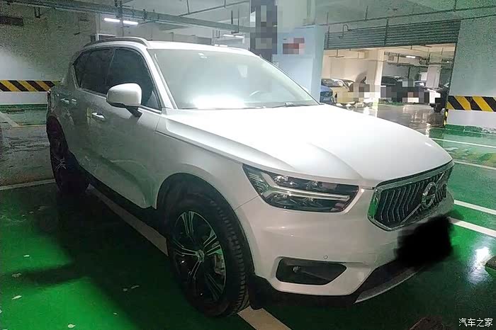 我觉得沃尔沃xc40确实是一台非常值得选择的豪华suv车型,而且本身的